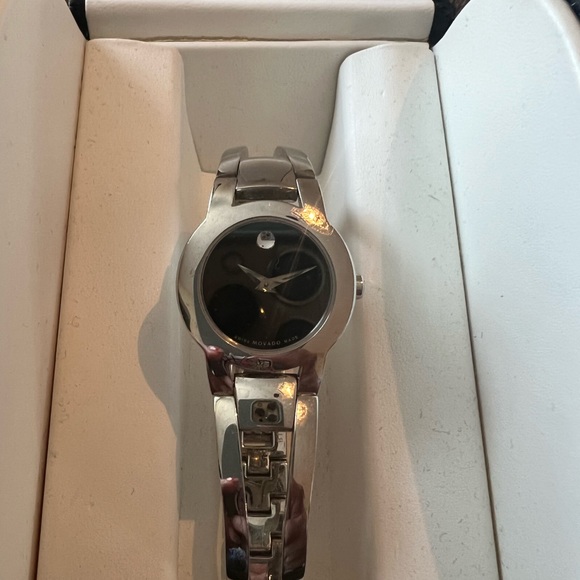 COPY - Women’s Movado Amorosa Watch - beautiful and nearly new! - Picture 5 of 9